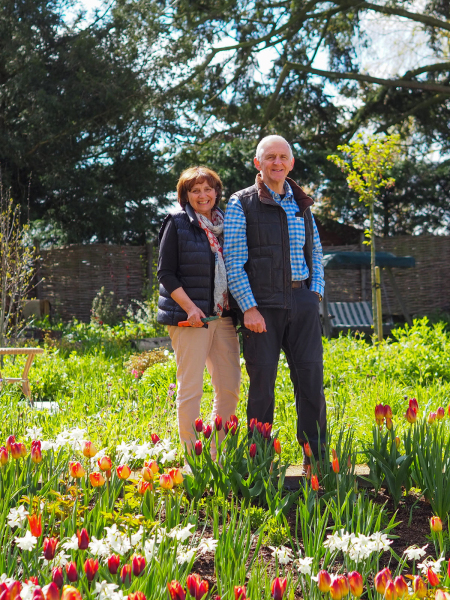 Country-Cottage-Garden-16