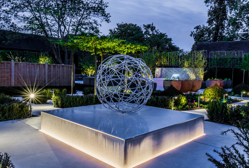 Water-blade-hot-tub-metal-sculpture